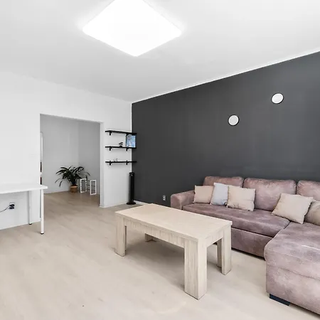 Appartamento Spacious 3-bedroom With Park View In Petrzalka Bratislava