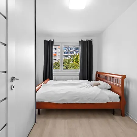 Spacious 3-bedroom With Park View In Petrzalka Appartamento Bratislava